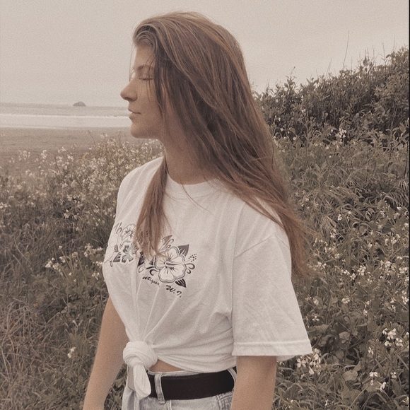 Meet your Posher, Taylor - Picture 2 of 2